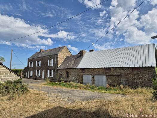 Maison à vendre 80 000 € 6 pièces 3 chambres 105 m² 3 450 m² de terrain Gorron 53120