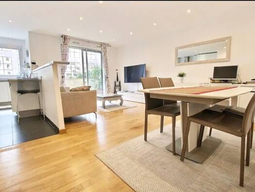 Appartement à louer 2 100 € 3 pièces 2 chambres 73 m² 4ème étage Bercy Charenton-le-Pont 94220