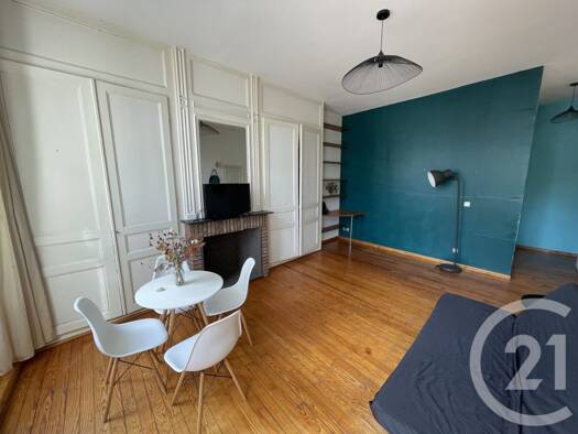 Appartement à louer 875 € 2 pièces 1 chambre 53,3 m² RDC Lille 59000