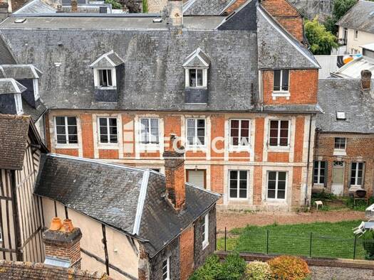 Immeuble à vendre 555 000 € 711 m² Lisieux 14100