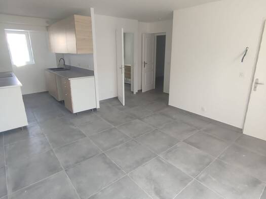 Appartement à louer - Première occupation 850 € 2 pièces 1 chambre 35 m² RDC/2 Sud Plaisir 78370