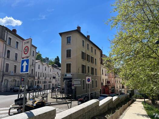 Immeuble à vendre 480 000 € 300 m² Vienne 38200
