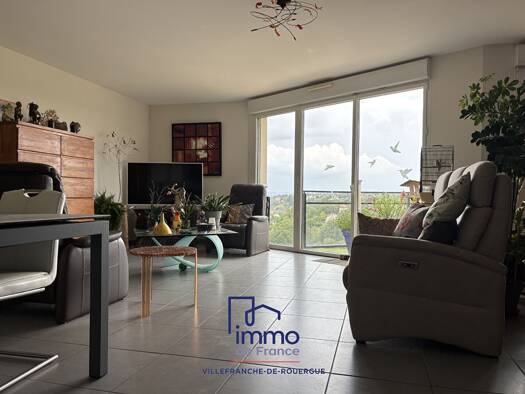 Appartement à vendre 236 250 € 4 pièces 3 chambres 100 m² Étage 2/2 Ouest Villefranche-de-Rouergue 12200