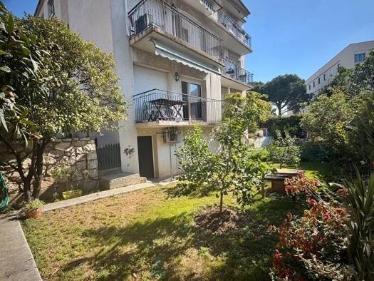 Appartement à vendre 300 000 € 3 pièces 2 chambres 61 m² Étage 2/2 Saint Augustin Nice 06200