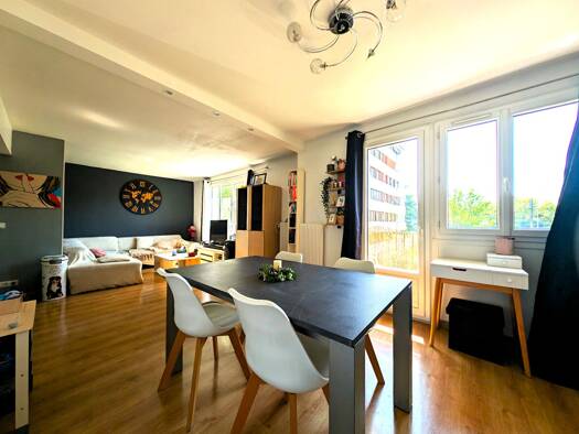 Appartement à vendre 180 000 € 4 pièces 2 chambres 68 m² Étage 1/4 Nord Les Clayes-sous-Bois 78340