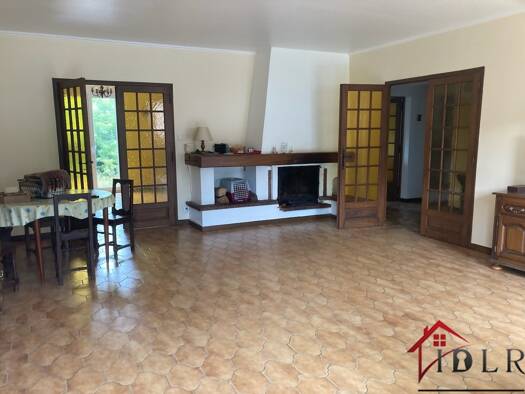 Villa à vendre 158 000 € 4 pièces 6 chambres 164 m² 1 015 m² de terrain Luxeuil les Bains 70300