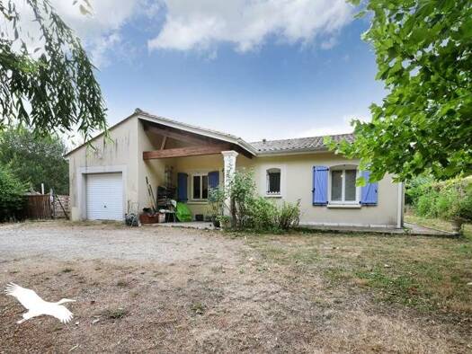 Maison de plain-pied à vendre 189 792 € 4 pièces 3 chambres 95 m² 1 301 m² de terrain Zone Rurale La Couronne 16400