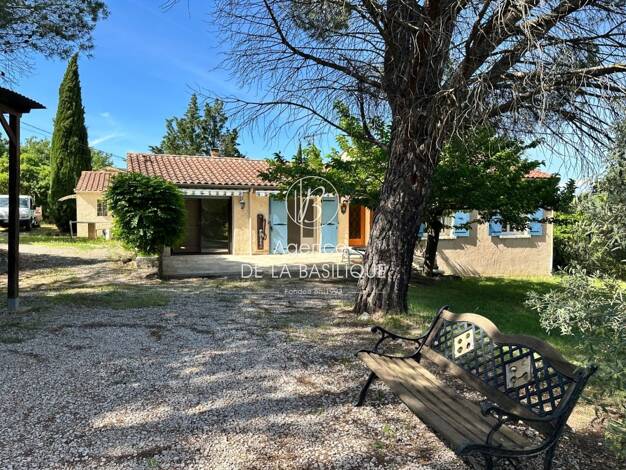 Villa à vendre 405 000 € 4 pièces 3 chambres 90 m² 2 300 m² de terrain Ollières 83470