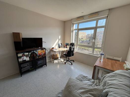 Appartement à louer 514 € 1 pièce 20,8 m² Étage 3/3 dès le 04/05/2026 Champmaillot Dijon 21000