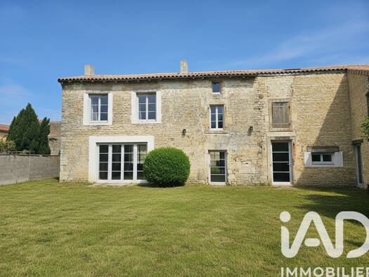 Maison à vendre 298 000 € 5 pièces 3 chambres 163 m² 1 243 m² de terrain Val-du-Mignon 79210