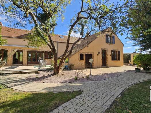 Maison à vendre 405 000 € 7 pièces 5 chambres 226 m² 2 357 m² de terrain Montereau-Fault-Yonne 77130