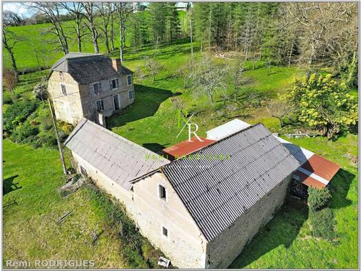 Ferme à vendre 109 000 € 6 pièces 5 chambres 188 m² 5 500 m² de terrain Momas 64230