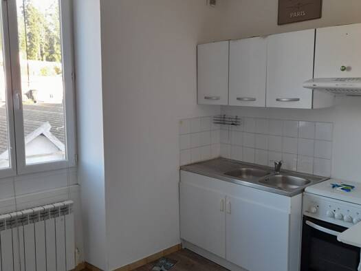 Appartement à louer 369 € 2 pièces 1 chambre 48 m² 1er étage Amplepuis 69550