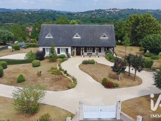 Maison à vendre 269 000 € 7 pièces 5 chambres 196 m² 3 413 m² de terrain Bouzais 18200