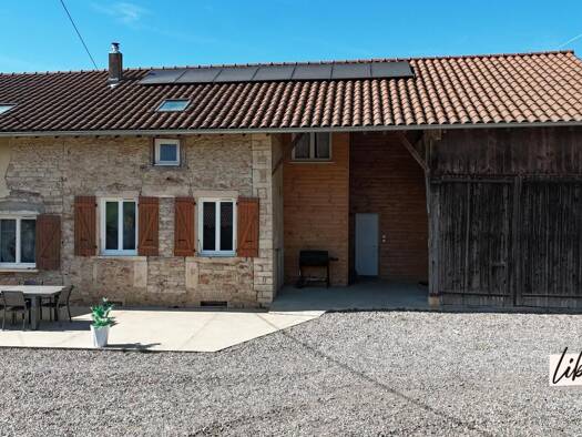 Maison à vendre 287 000 € 9 pièces 6 chambres 160 m² 2 046 m² de terrain Saint-Bénigne 01190