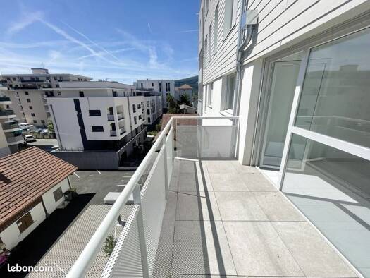 Appartement à louer 1 520 € 2 pièces 1 chambre 45 m² Beulet-Ile de France Annemasse 74100