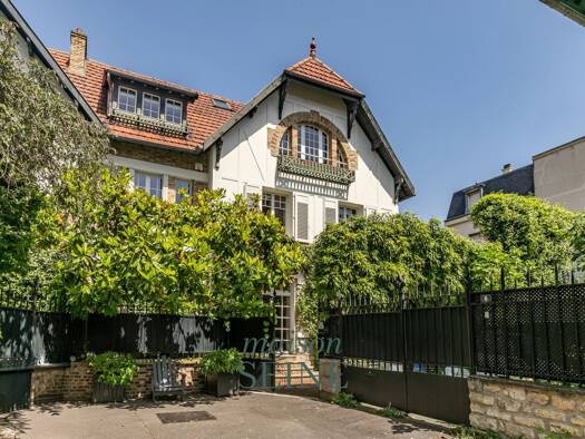 Maison à vendre 5 950 000 € 10 pièces 5 chambres 366,76 m² Parc d'Orléans Neuilly-sur-Seine 92200