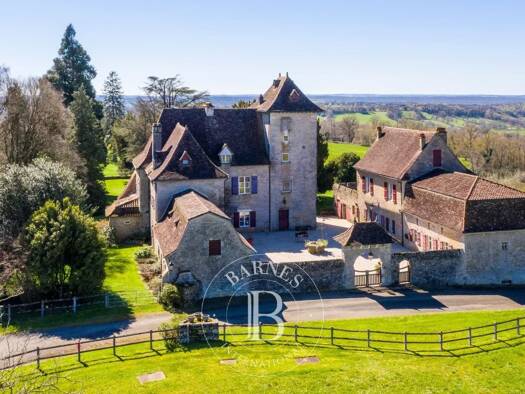 Château à vendre 1 100 000 € 11 pièces 6 chambres 750 m² 46 741 m² de terrain Rocamadour 46500