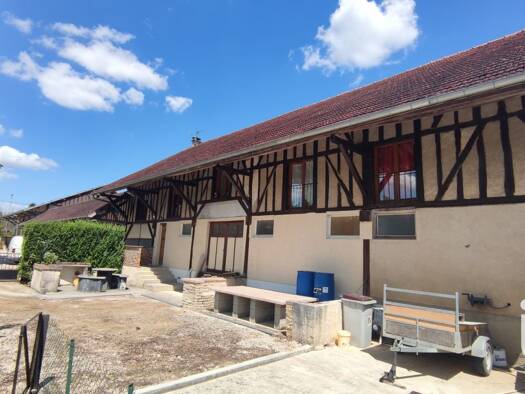 Maison à vendre 350 000 € 6 pièces 4 chambres 188 m² 1 530 m² de terrain Bar-sur-Seine 10110