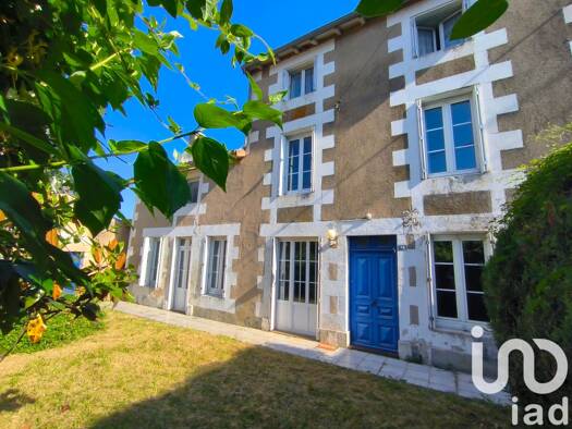 Demeure à vendre 189 000 € 10 pièces 8 chambres 226 m² 520 m² de terrain Saint-Julien-l'Ars 86800