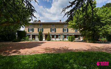 Maison à vendre 1 080 000 € 10 pièces 6 chambres 330 m² 1 100 m² de terrain Charbonnieres les Bains 69260