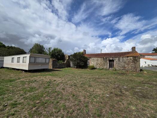 Propriété à vendre 168 000 € St Julien des Landes 85150