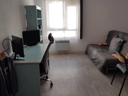 Appartement à louer 550 € 1 pièce 25 m² 1er étage Colombières-sur-Orb 34080