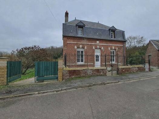 Maison à vendre 122 000 € 6 pièces 4 chambres 115 m² 777 m² de terrain Saint-Gobain 02410