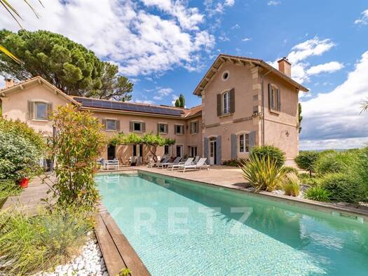 Maison à vendre 1 430 000 € 5 pièces 4 chambres 280 m² 1 045 m² de terrain Villeneuve les Avignon 30400