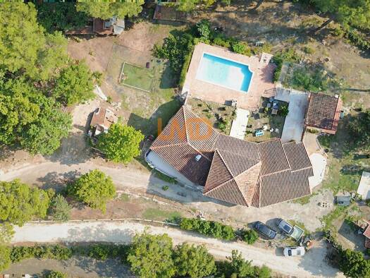 Maison à vendre 650 000 € 8 pièces 6 chambres 180 m² 4 000 m² de terrain Draguignan 83300