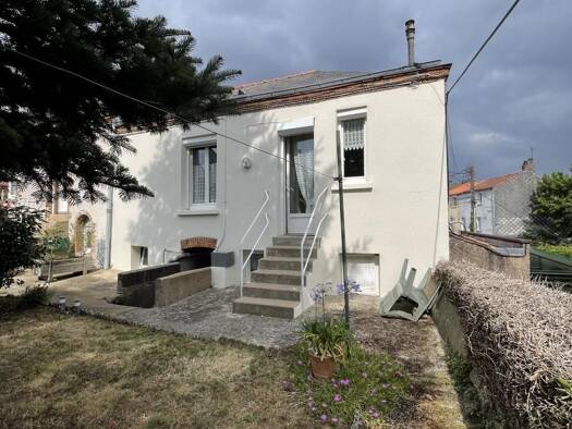 Maison à vendre 105 000 € 1 pièce 1 chambre 37 m² 154 m² de terrain Cholet 49300