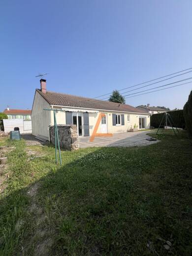 Maison de plain-pied à vendre 249 000 € 6 pièces 5 chambres 125 m² 823 m² de terrain St Just Malmont 43240