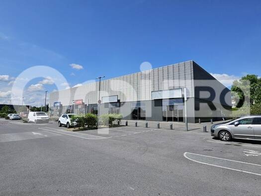 Local commercial à louer 13 600 € 1 200 m² de surface de vente divisible Thillois 51370