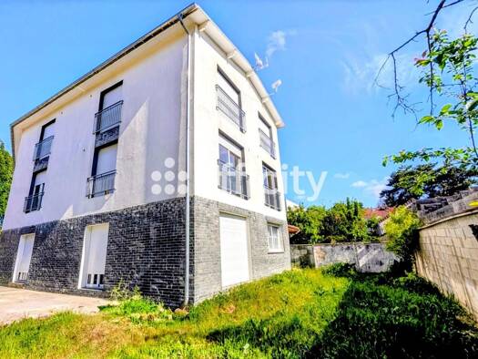 Maison à vendre 1 030 000 € 15 pièces 9 chambres 350 m² 587 m² de terrain Les Boutareines Villiers-sur-Marne 94350