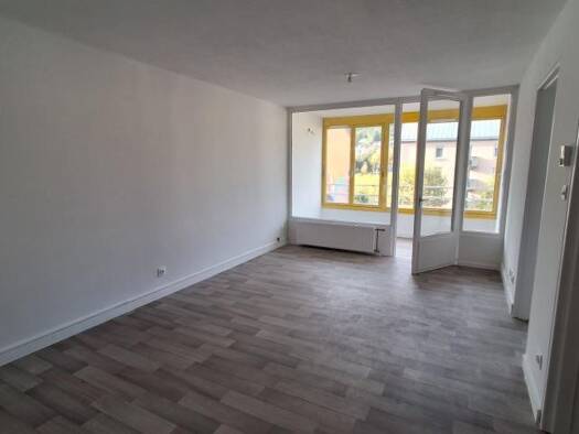 Appartement à louer 537 € 3 pièces 2 chambres 67 m² 2ème étage Centre Est Unieux 42240