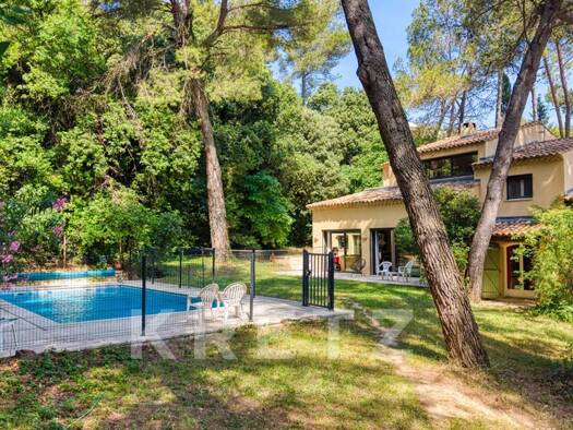 Maison à vendre 950 000 € 9 pièces 6 chambres 283 m² 1 709 m² de terrain Montagne des Chèvres Villeneuve-lès-Avignon 30400