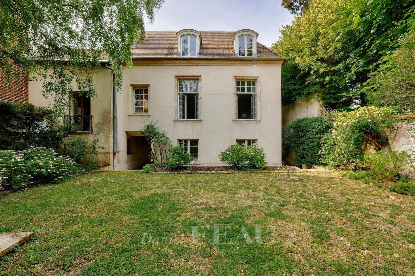 Maison à vendre, 350m², MARNES LA COQUETTE