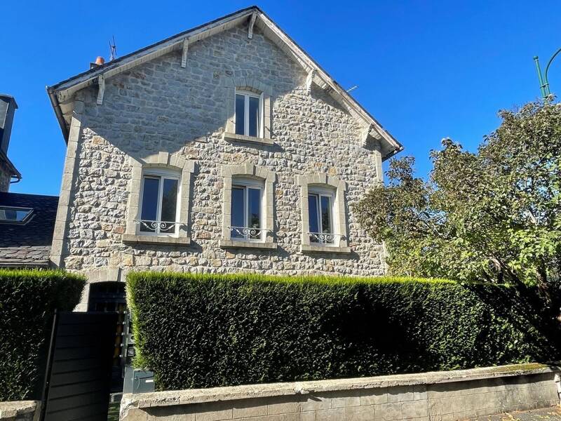 Maison à vendre, 214m², RIOM ES MONTAGNES