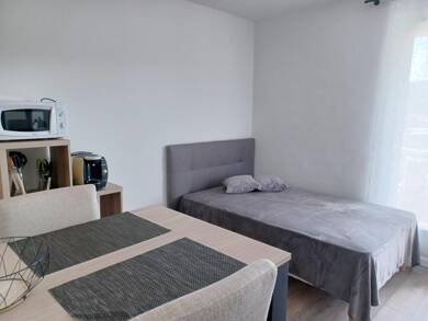 Appartement à louer 380 € 1 pièce 18 m² 3ème étage Aurillac 15000