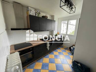 Appartement à louer 370 € 2 pièces 1 chambre 4ème étage Montjoyeux Tours 37200