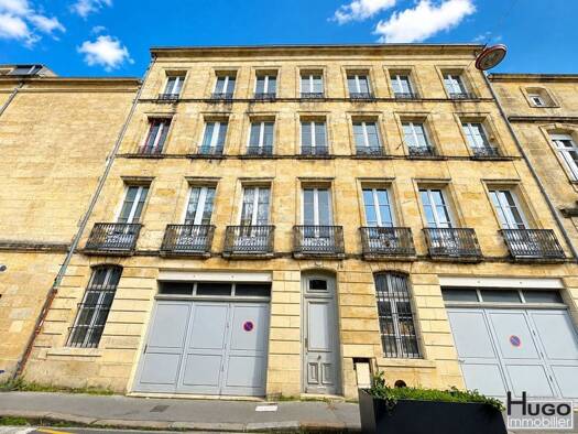 Appartement à vendre 319 000 € 3 pièces 2 chambres 86 m² Étage 1/3 Bordeaux 33000