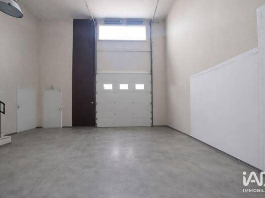 Local commercial à vendre 850 000 € 555 m² de surface de vente Les Ecarts Saint-Rémy-de-Provence 13210