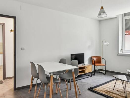 Appartement à louer 880 € 2 pièces 1 chambre 45,4 m² RDC Caulier Lille 59800