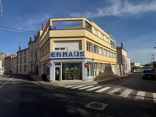 Local commercial à louer 1 000 € 138 m² de surface de vente Le Centre-Centre Ville Roanne 42300