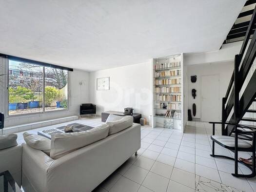 Duplex à vendre 380 000 € 5 pièces 4 chambres 104,9 m² Étage 1/2 La Redoute Fontenay-sous-Bois 94120