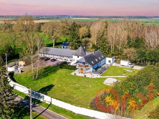 Maison à vendre 545 000 € 7 pièces 6 chambres 518,2 m² 6 720 m² de terrain Poix-de-Picardie 80290