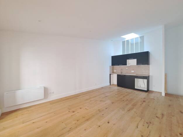 Maison à louer 1 198 € 2 pièces 1 chambre 48 m² Bordeaux 33000