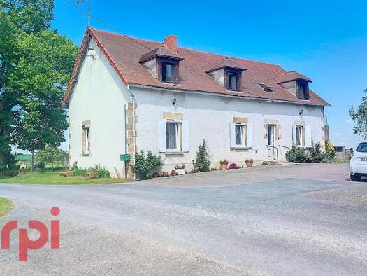 Maison à vendre 173 000 € 6 pièces 4 chambres 178,5 m² 13 909 m² de terrain Saint-Marcel-en-Murat 03390