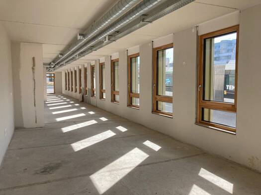 Local commercial à louer 1 601 € 107 m² de surface de vente Saint Pierre-René II Nancy 54000