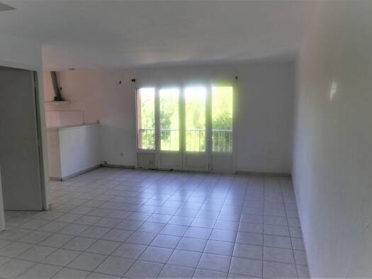 Appartement à louer 615 € 4 pièces 3 chambres 74 m² 1er étage Ste Marie 66470